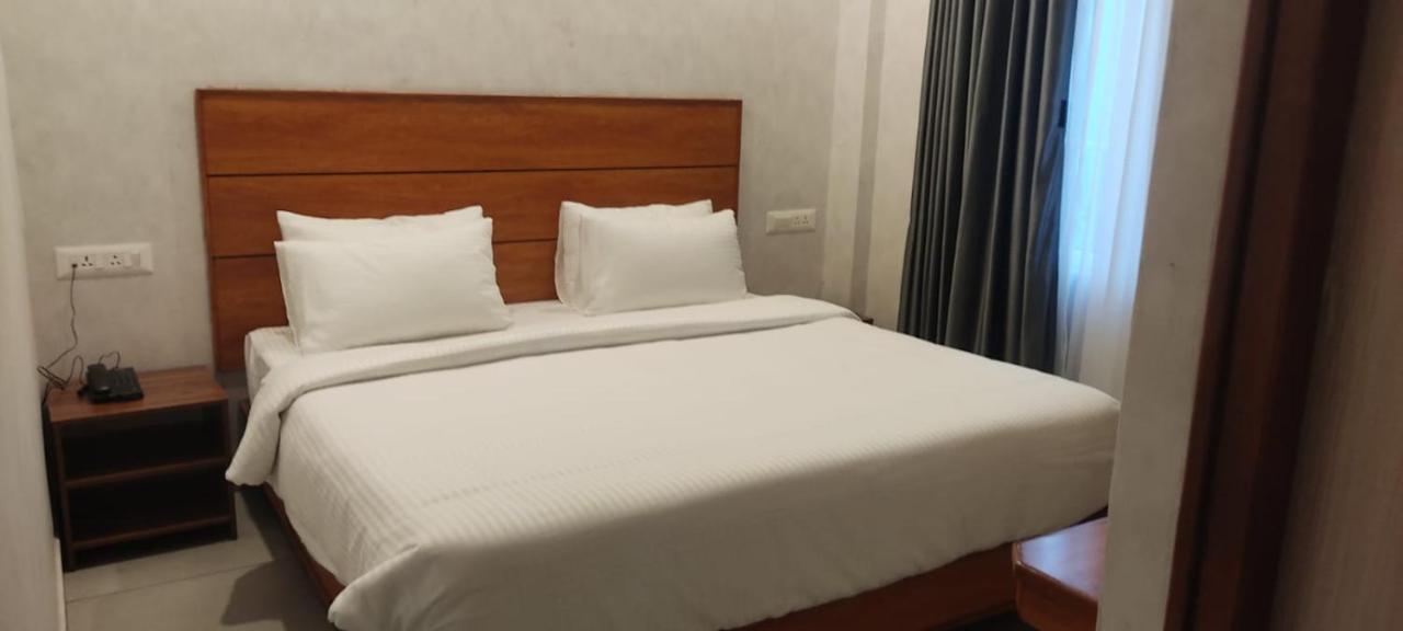 Cr Rivera Hotel Мадурай Екстериор снимка